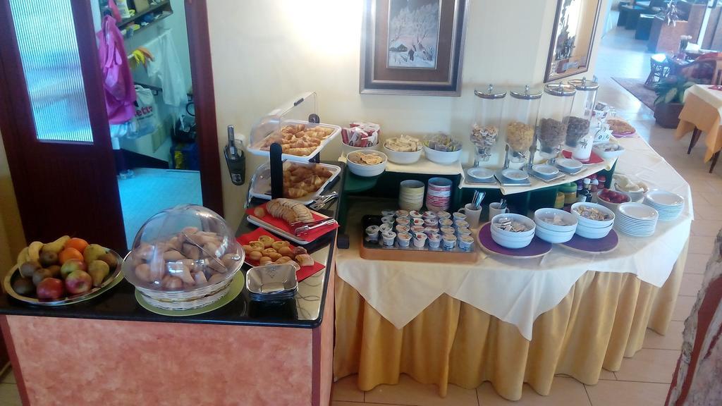 Hotel Astoria Lido Σιρμιόνε Εξωτερικό φωτογραφία
