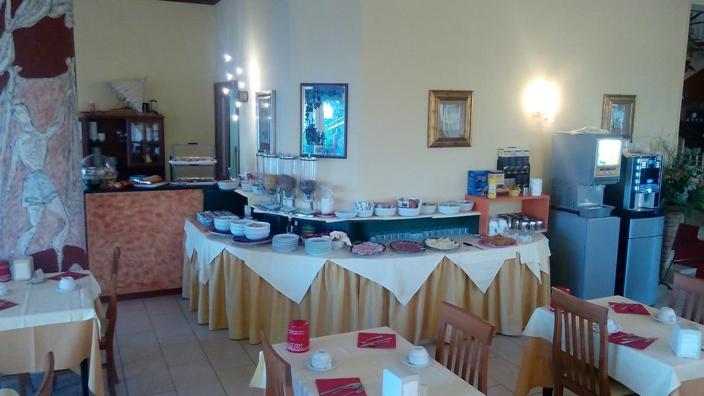 Hotel Astoria Lido Σιρμιόνε Εξωτερικό φωτογραφία