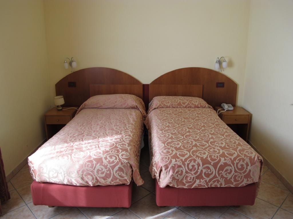 Hotel Astoria Lido Σιρμιόνε Δωμάτιο φωτογραφία