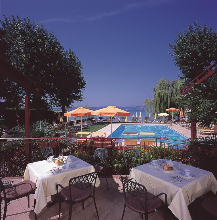 Hotel Astoria Lido Σιρμιόνε Εξωτερικό φωτογραφία