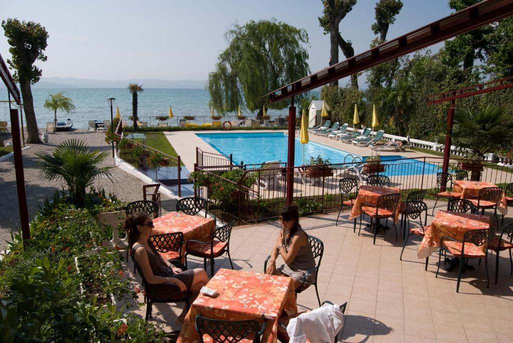 Hotel Astoria Lido Σιρμιόνε Εξωτερικό φωτογραφία
